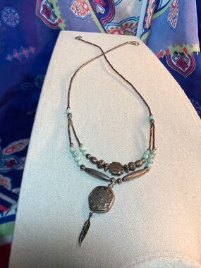 Vintage Southwest Style Necklace Turquoise Beads Silver Tone Pendant 🪶